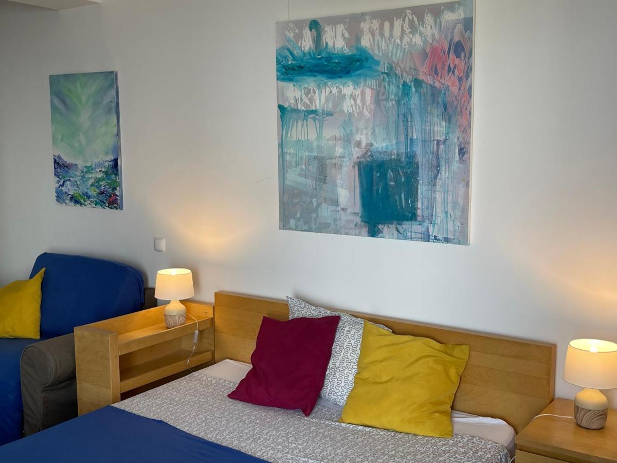 Apartment Happiness By Nicole Jutka, Visual Artist โอลิมป์ ภายนอก รูปภาพ