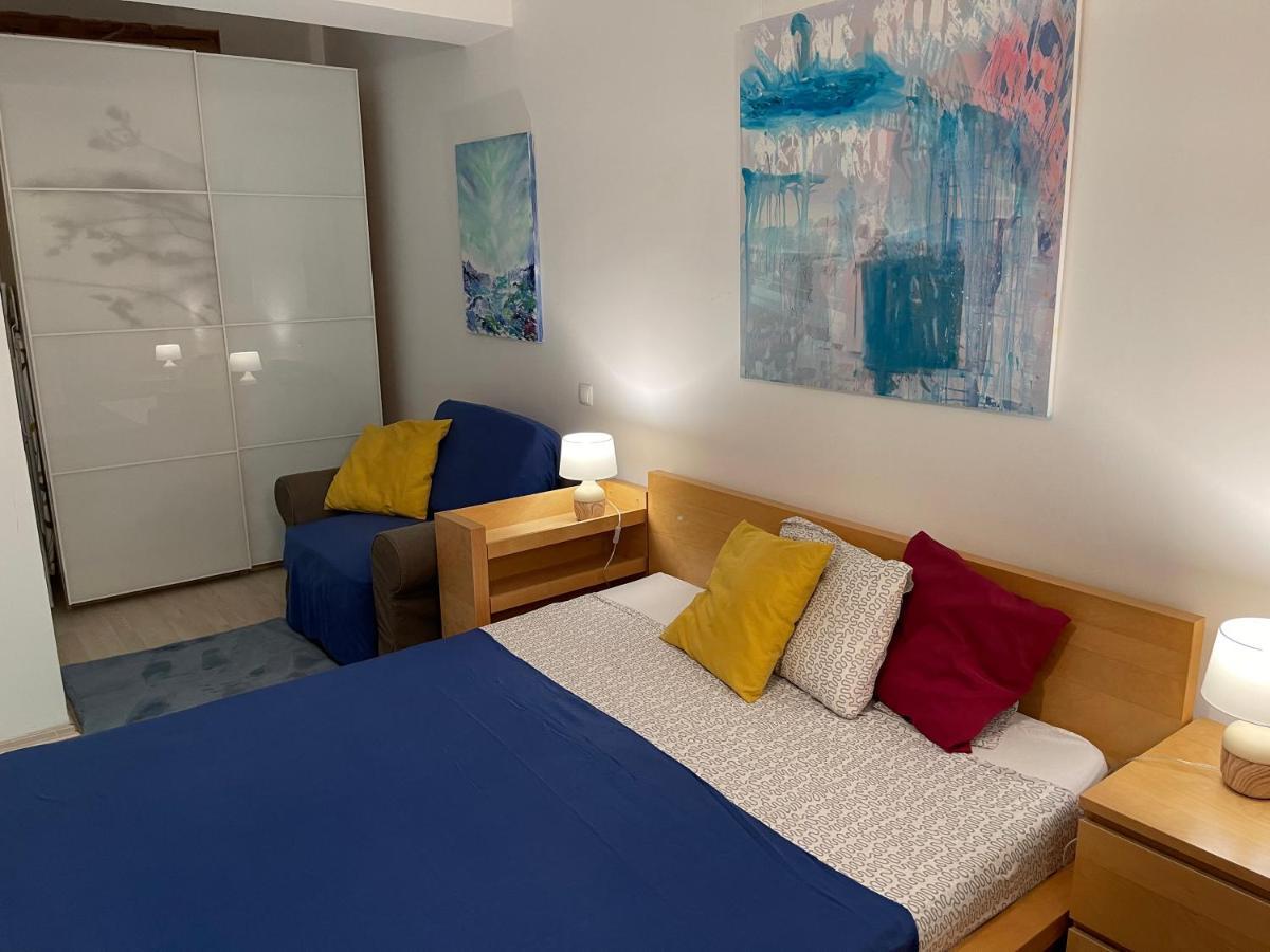 Apartment Happiness By Nicole Jutka, Visual Artist โอลิมป์ ภายนอก รูปภาพ