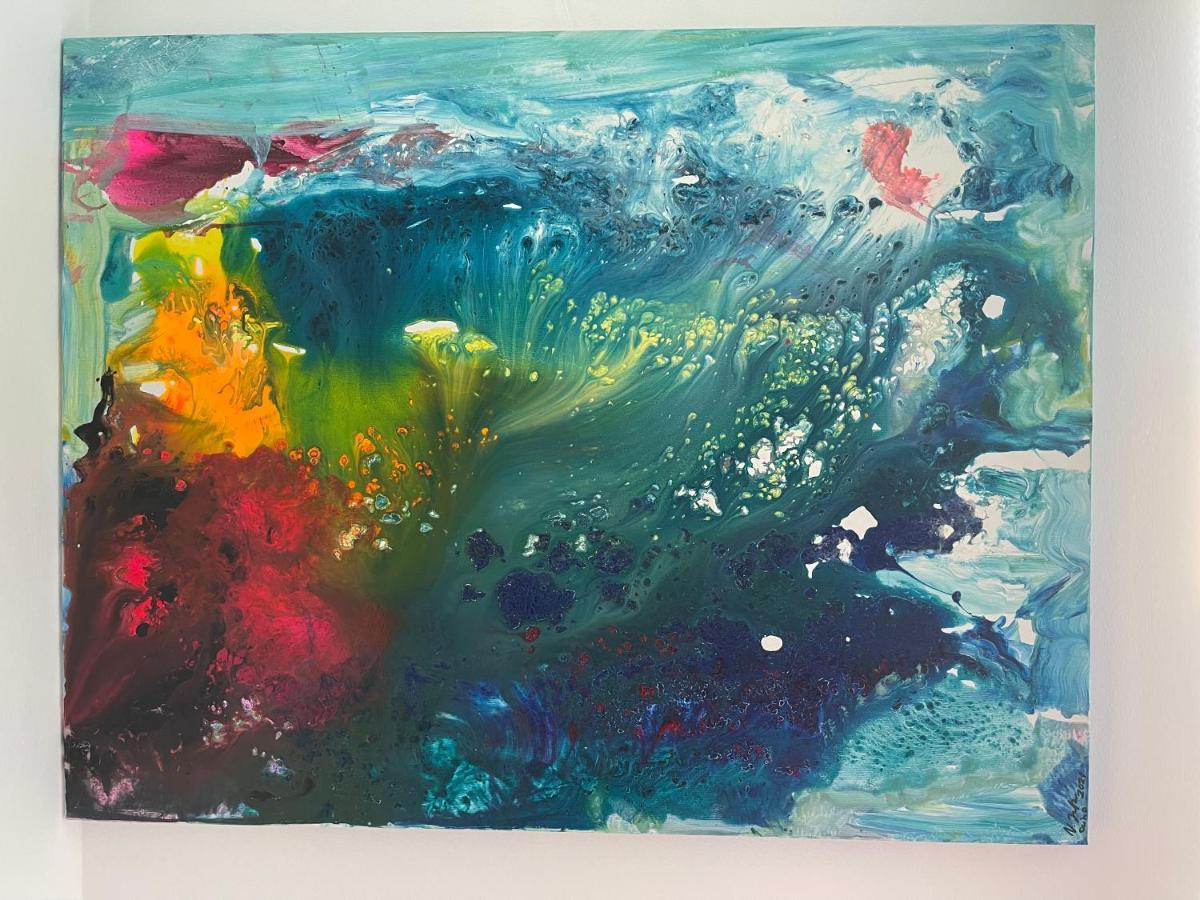 Apartment Happiness By Nicole Jutka, Visual Artist โอลิมป์ ภายนอก รูปภาพ